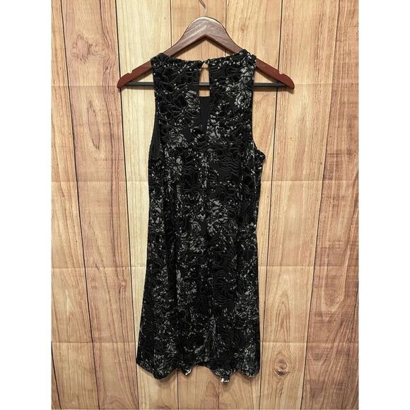 Adrienne Vittadini Medium NWT Black Velvet Burnout Floral Dress - Picture 6 of 7